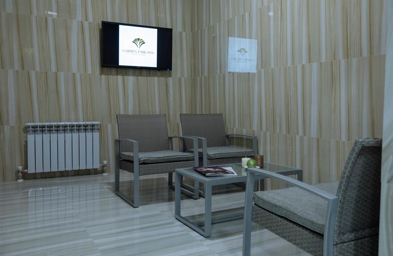 Garden Park Inn アルマトイ エクステリア 写真