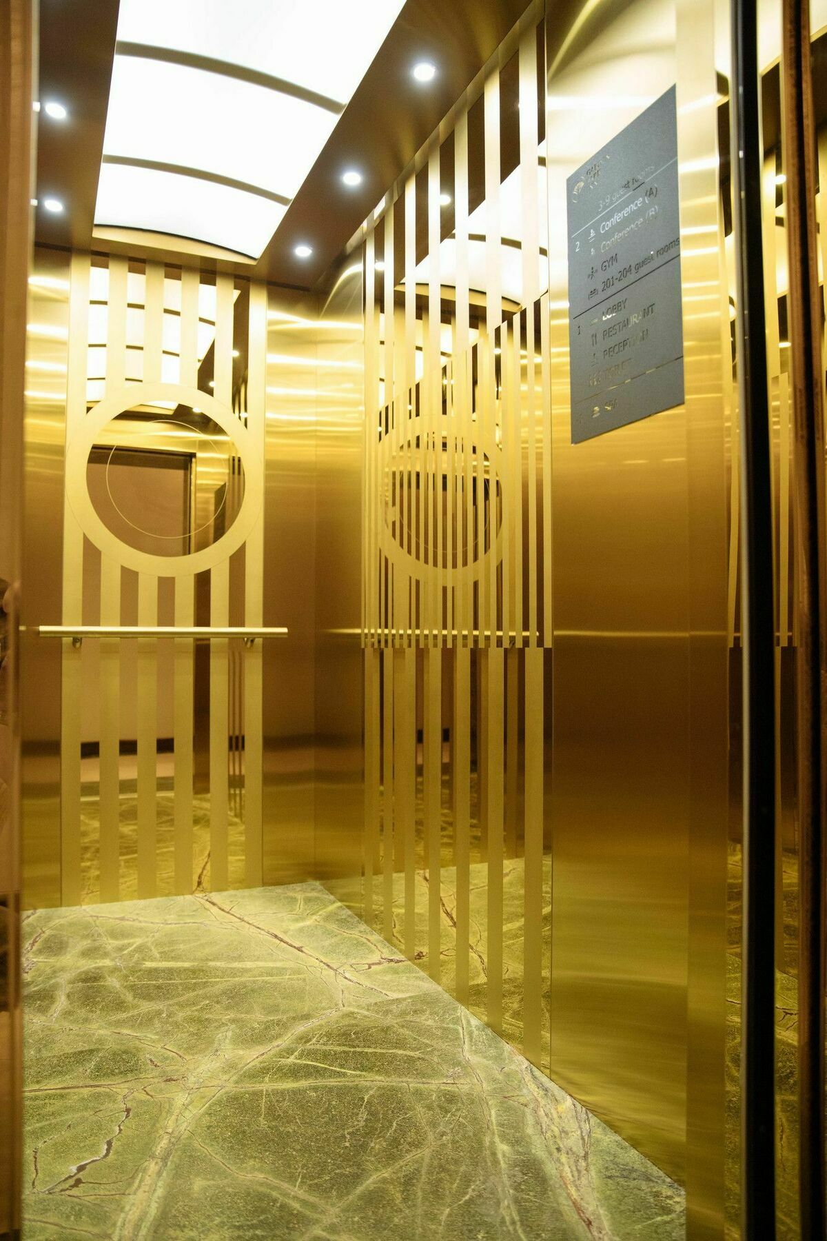 Garden Park Inn アルマトイ エクステリア 写真