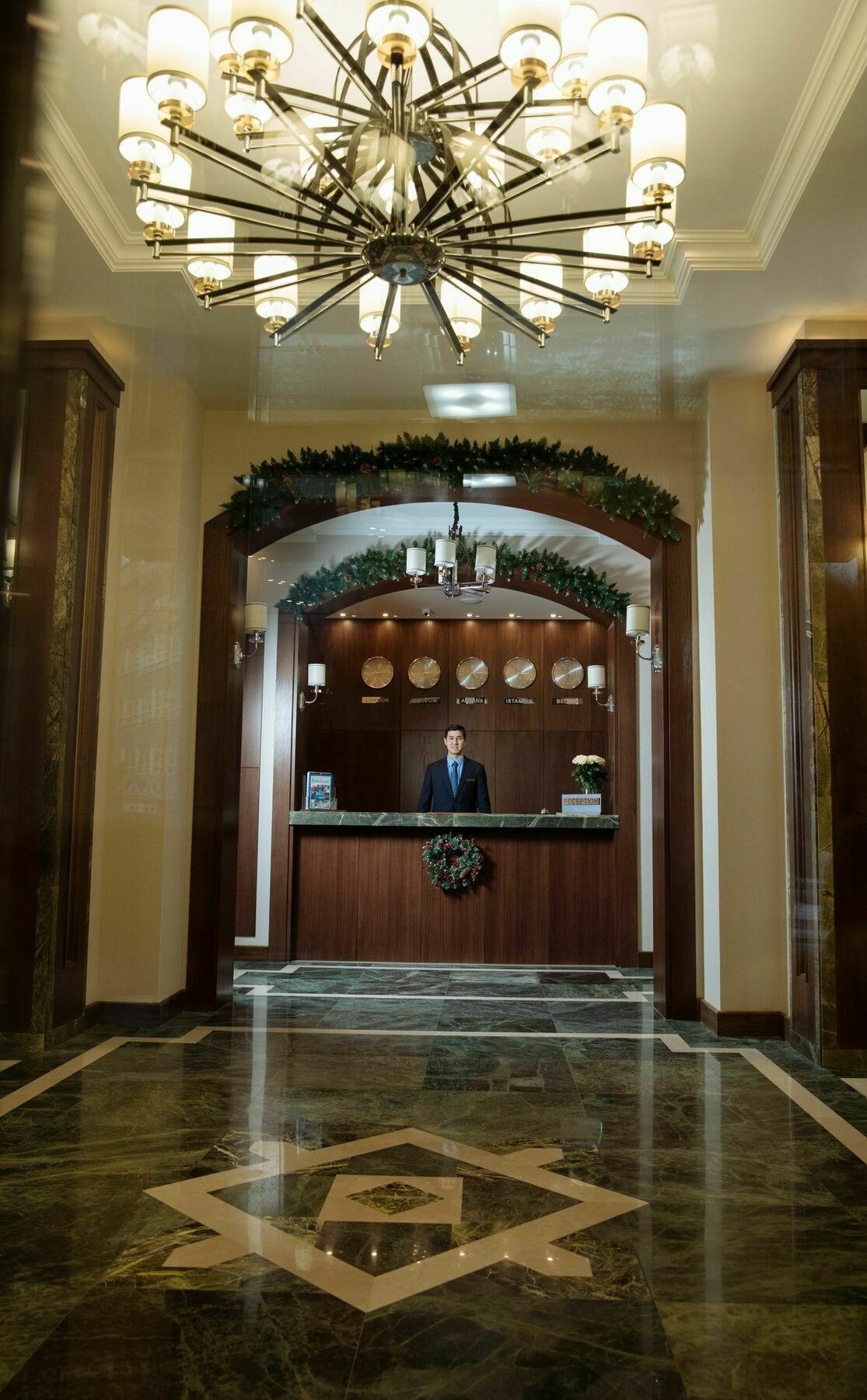Garden Park Inn アルマトイ エクステリア 写真